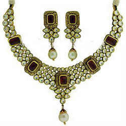 Manufacturers Exporters and Wholesale Suppliers of Kundan Set Delhi Delhi